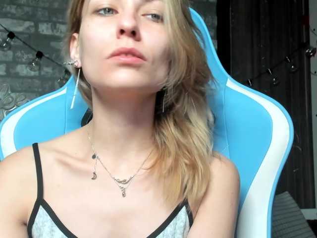karo131324's BongaCams show and profile