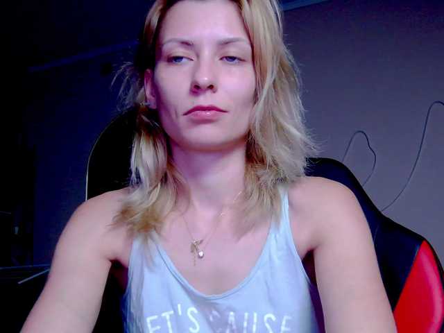 karo131324 on BongaCams