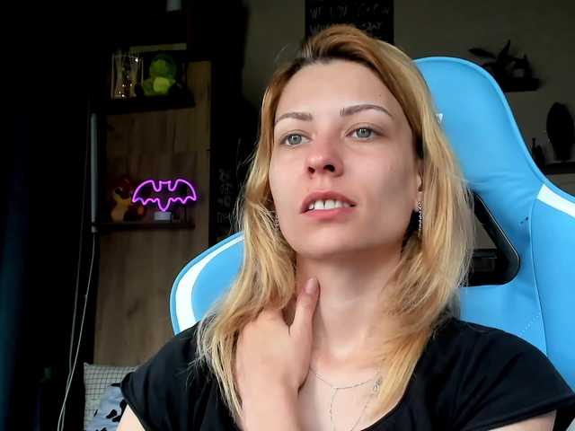 karo131324's BongaCams show and profile