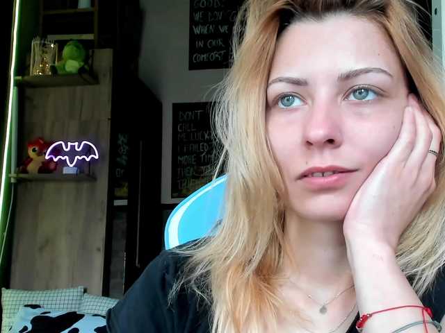 karo131324's BongaCams show and profile