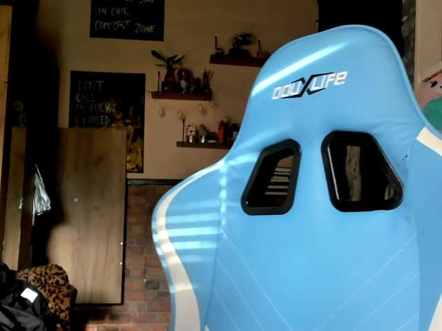 karo131324's BongaCams show and profile