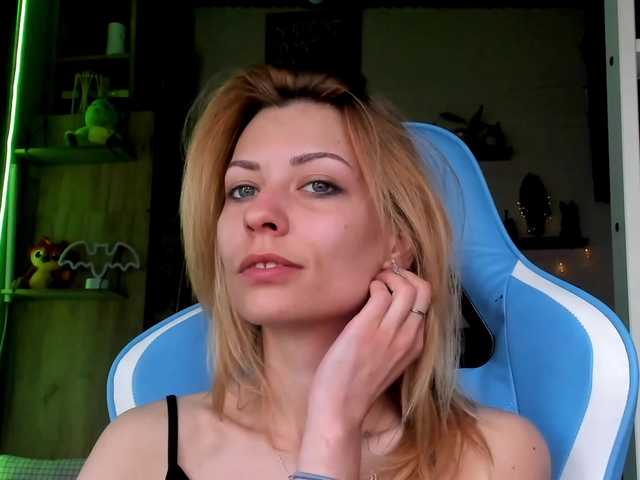 karo131324's BongaCams show and profile