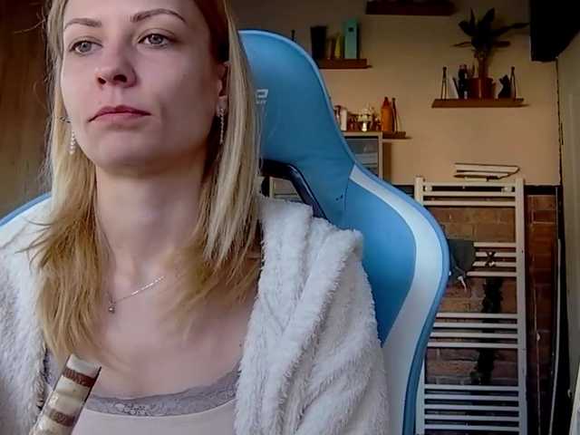 karo131324's BongaCams show and profile