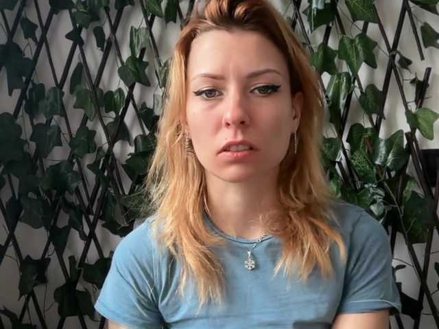 karo131324 from BongaCams