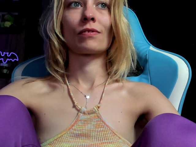 karo131324's BongaCams show and profile