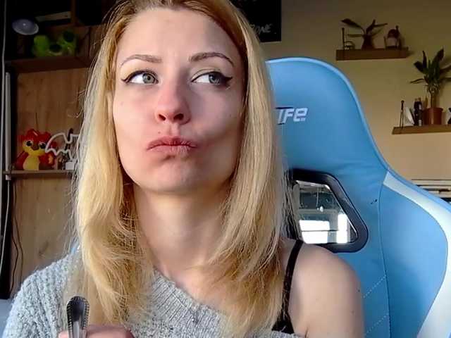 karo131324's BongaCams show and profile