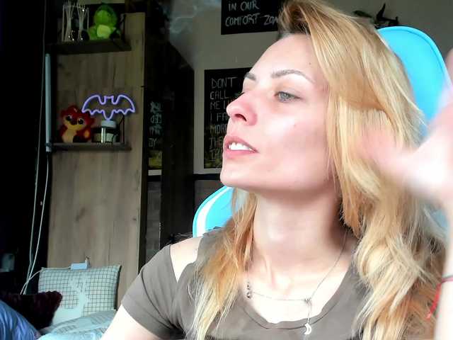 karo131324's BongaCams show and profile