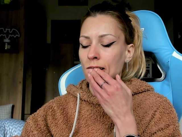 karo131324's BongaCams show and profile