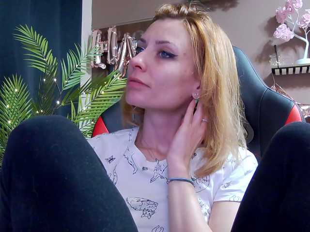 karo131324's BongaCams show and profile