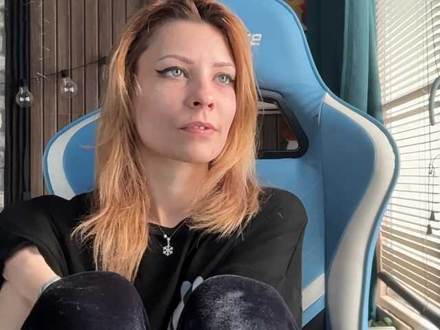 karo131324's BongaCams show and profile