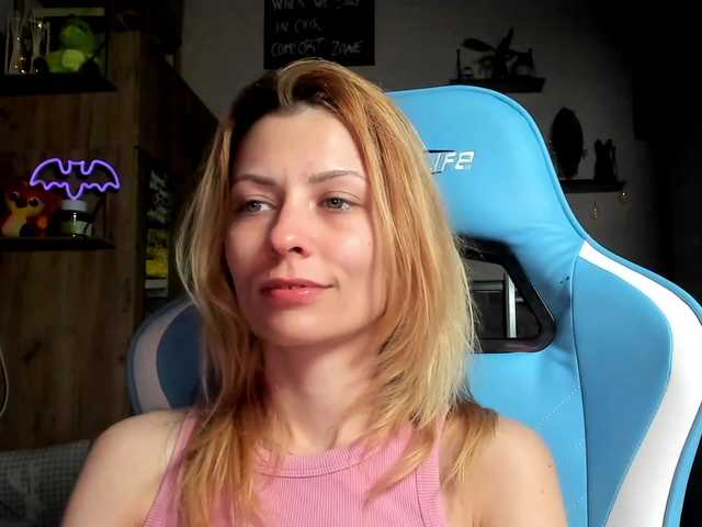 karo131324's BongaCams show and profile