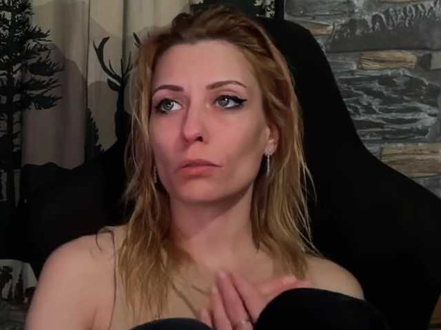 karo131324's BongaCams show and profile