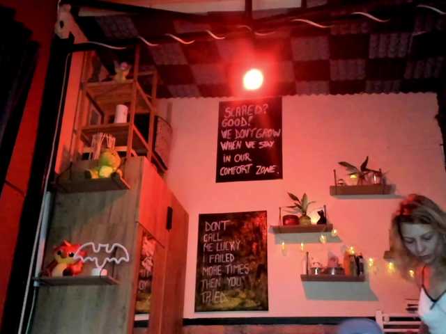 karo131324 live cam profile