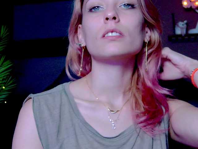 karo131324's BongaCams show and profile