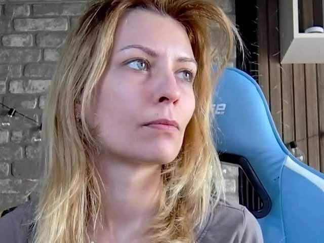 karo131324's BongaCams show and profile