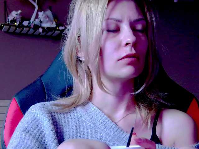 karo131324's BongaCams show and profile