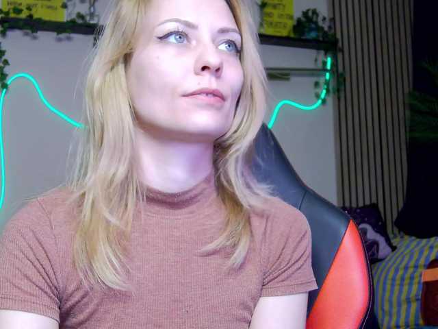 karo131324's BongaCams show and profile