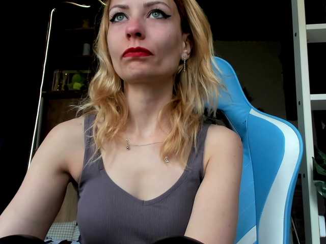 karo131324's BongaCams show and profile