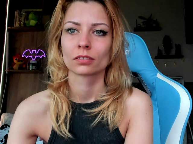 karo131324's BongaCams show and profile