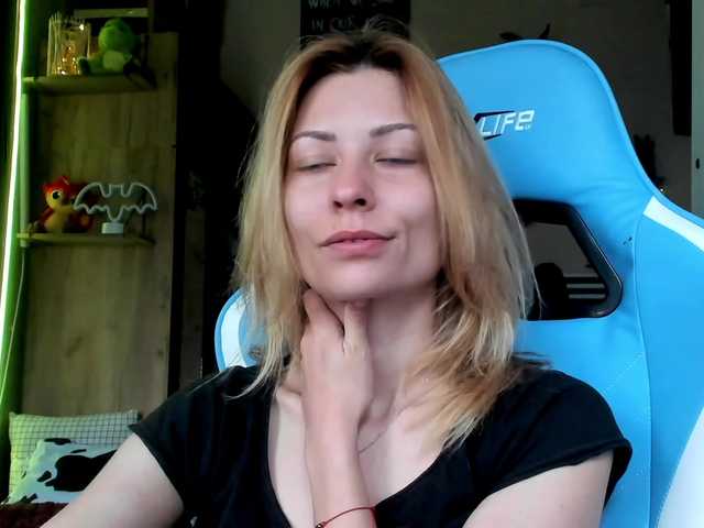 karo131324's BongaCams show and profile
