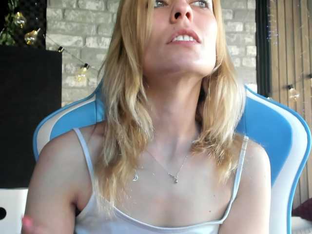 karo131324's BongaCams show and profile