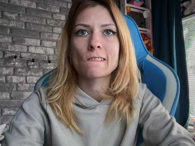 karo131324 from BongaCams