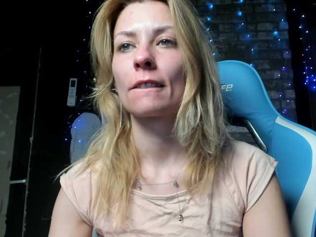 karo131324's BongaCams show and profile