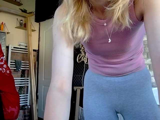 karo131324's BongaCams show and profile