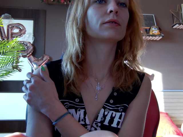 karo131324's BongaCams show and profile