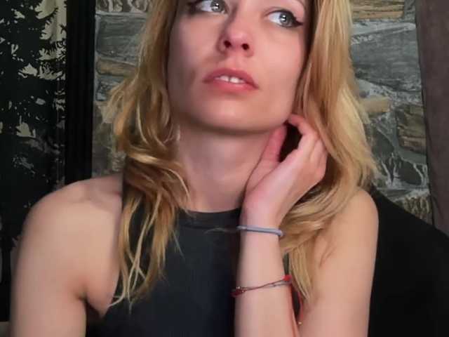 karo131324's BongaCams show and profile