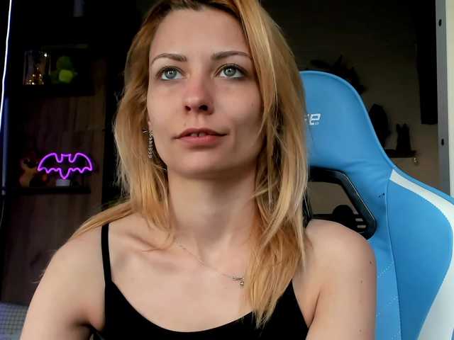 karo131324's BongaCams show and profile