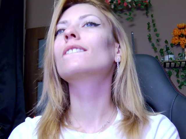 karo131324's BongaCams show and profile