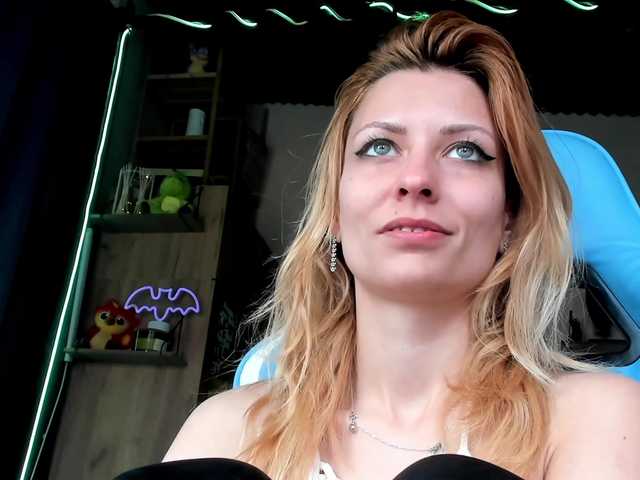 karo131324 live cam profile