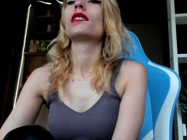 karo131324's BongaCams show and profile