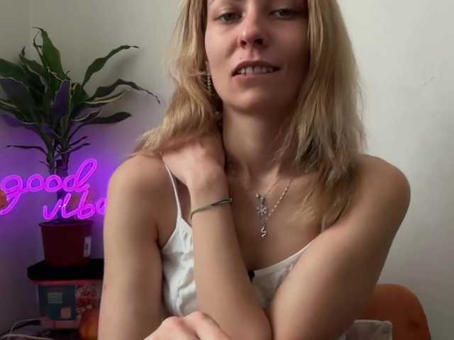 karo131324's BongaCams show and profile