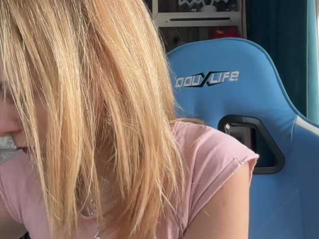 karo131324's BongaCams show and profile