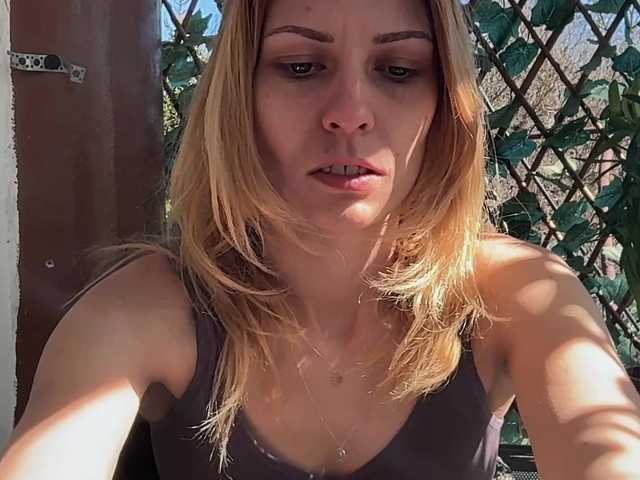 karo131324's BongaCams show and profile