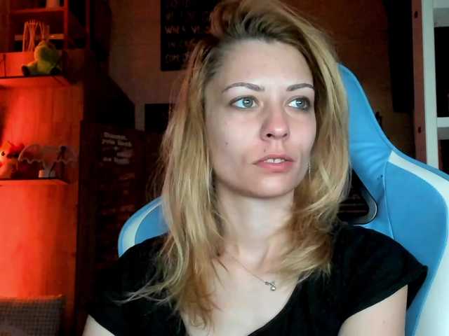 karo131324 live cam profile