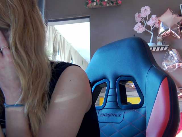 karo131324's BongaCams show and profile