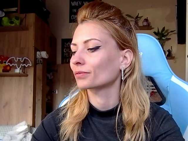 karo131324's BongaCams show and profile