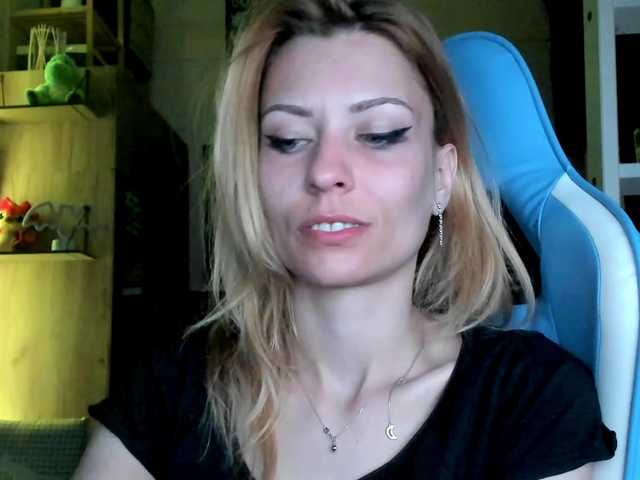 karo131324 live cam profile