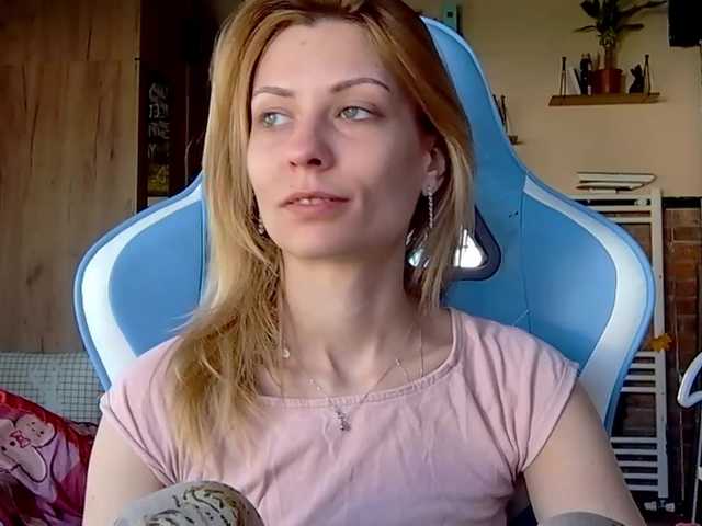 karo131324's BongaCams show and profile