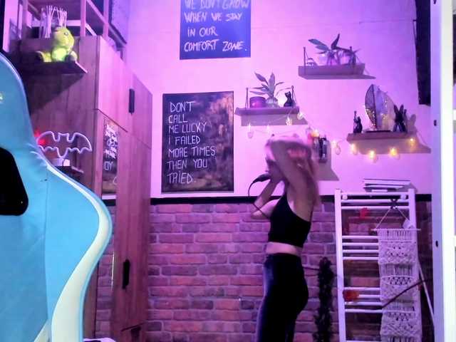 karo131324's BongaCams show and profile