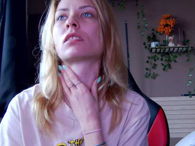 karo131324's BongaCams show and profile