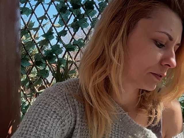 karo131324's BongaCams show and profile