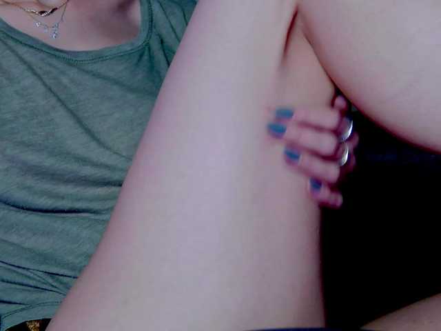 karo131324 Live Cam on BongaCams