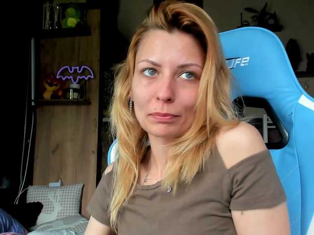 karo131324's BongaCams show and profile