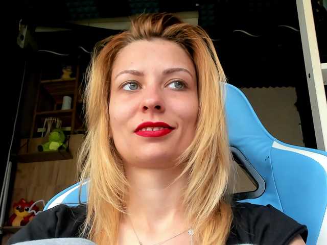 karo131324's BongaCams show and profile