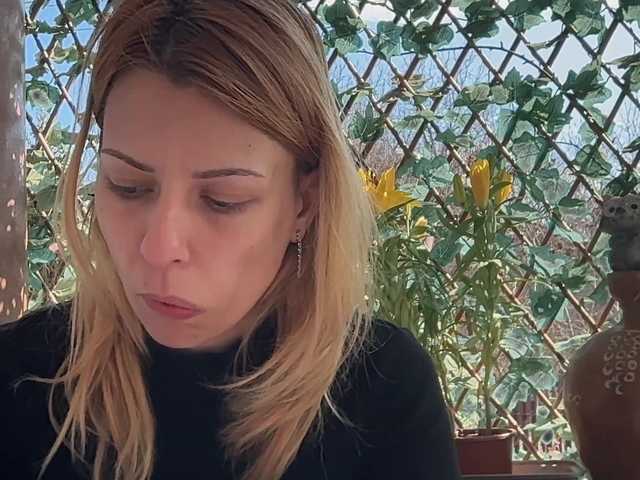 karo131324's BongaCams show and profile