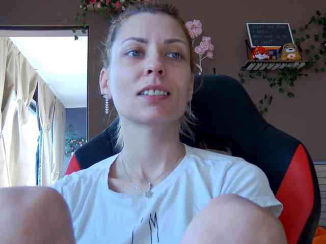 karo131324 Live Webcam on BongaCams
